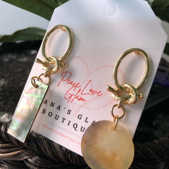 Sand and Sea Earrings - Picture 5 of 5